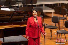 法国知名女歌手李阿娜·佛丽:让音乐架起法中文化沟通之桥